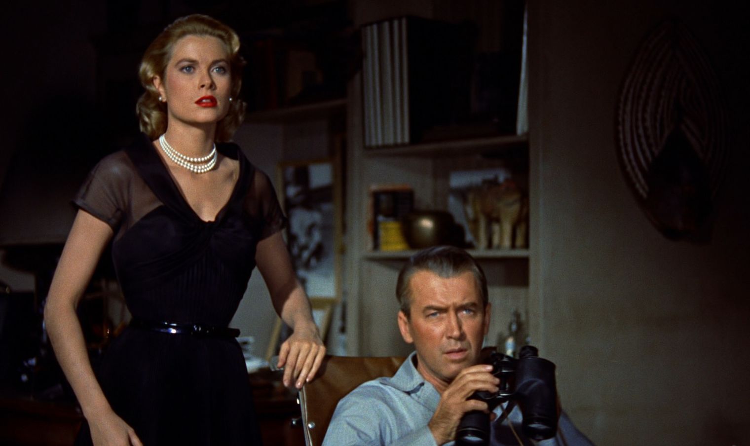 rear window and disturbia essay According to a lot of film critics, comparing rear window to disturbia is like comparing a lion to a mere house cat yes, it’s not that bad of a movie, but when compared to one of alfred hitchcock’s masterpiece, a lot of them consider disturbia a. rear window and disturbia essay According to a lot of film critics, comparing rear window to disturbia is like comparing a lion to a mere house cat yes, it’s not that bad of a movie, but when compared to one of alfred hitchcock’s masterpiece, a lot of them consider disturbia a.