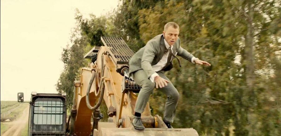 Bond uses excavator to get into train in Skyfall