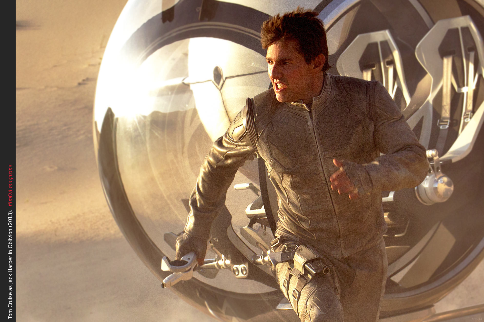 Tom Cruise running weird face helicopter Oblivion