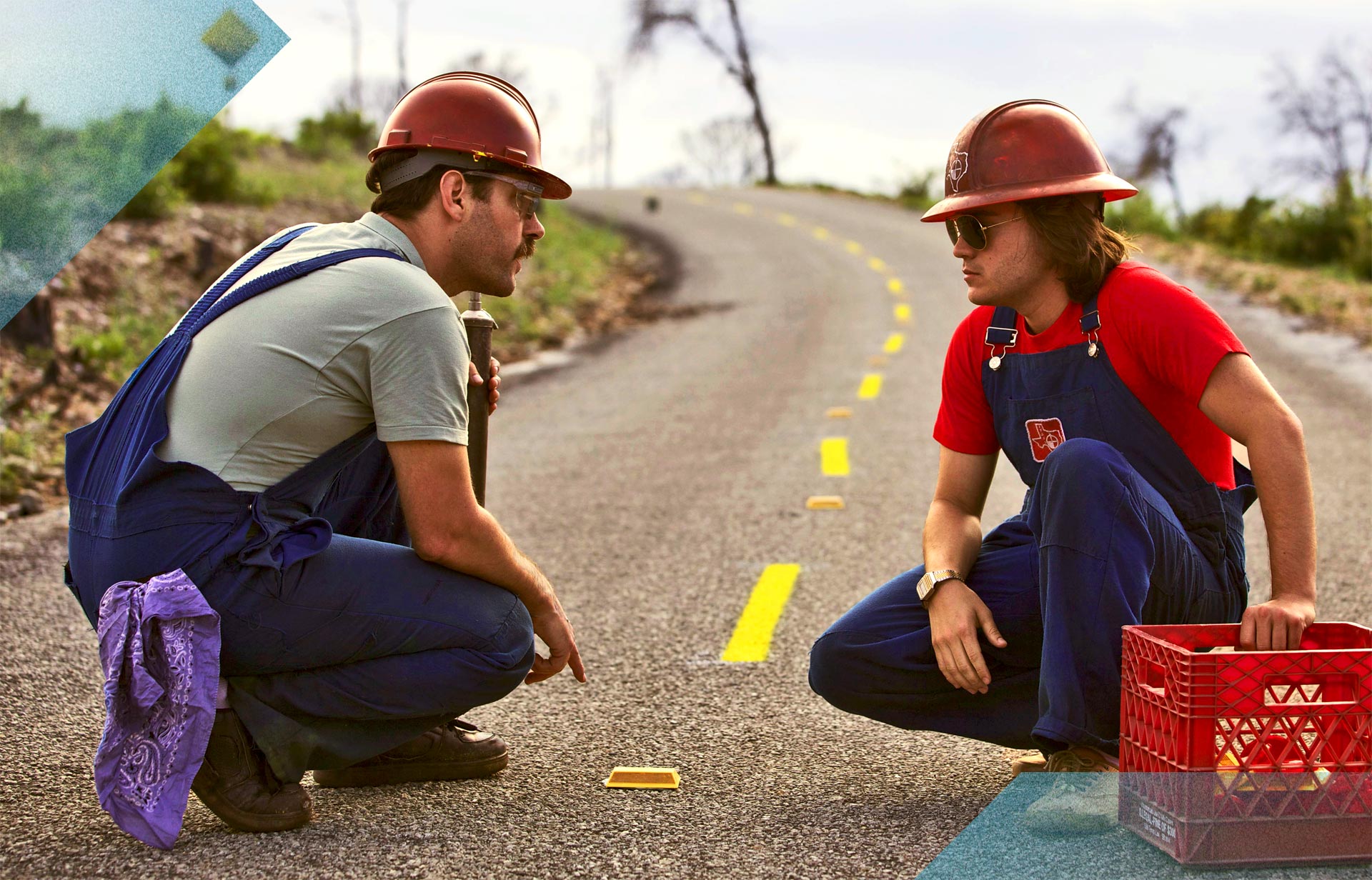 Paul Rudd and Emile Hirsch road workers in Prince Avalanche