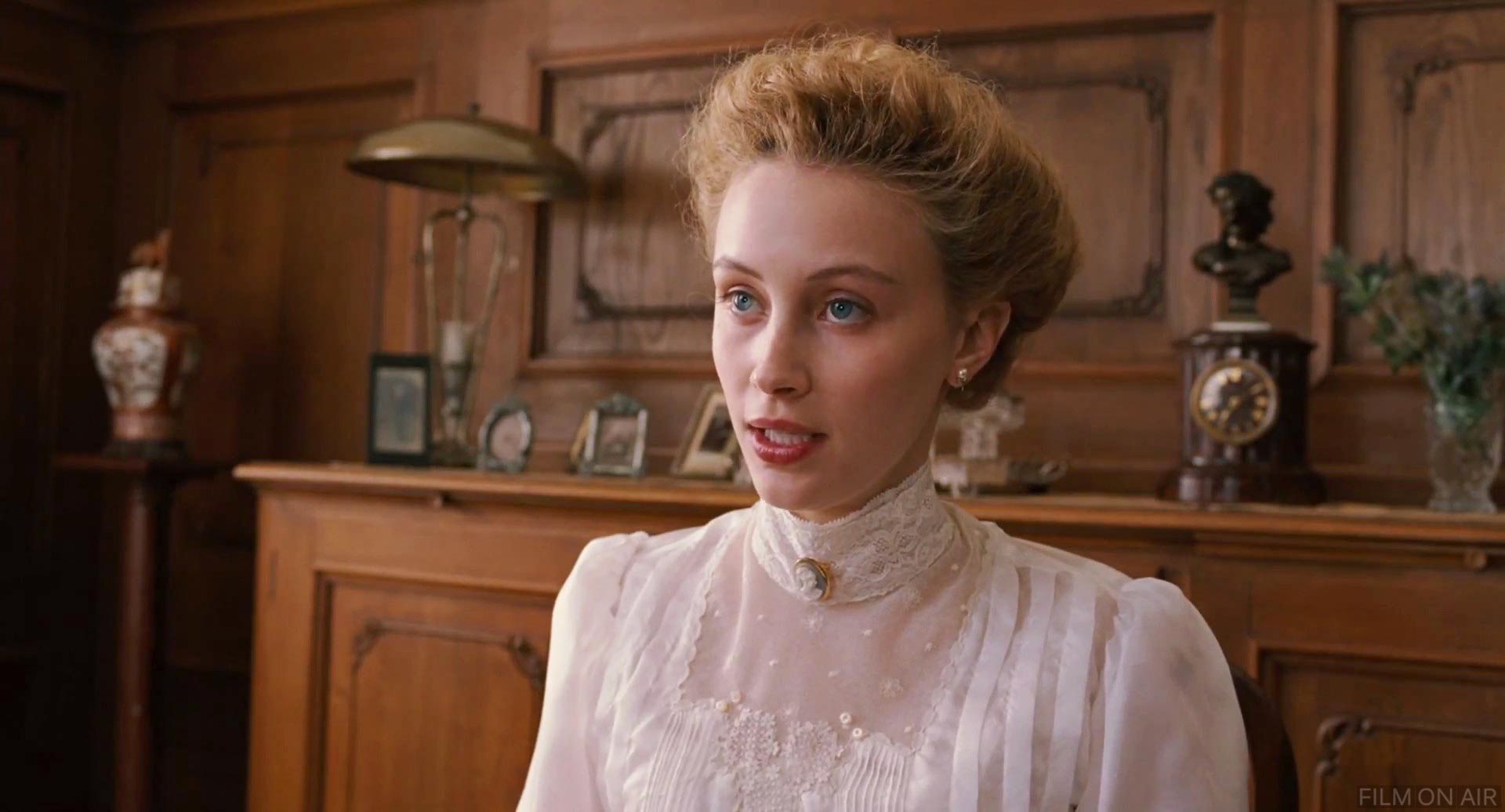Emma Jung Sarah Gadon
 in A Dangerous Method in A Dangerous Method