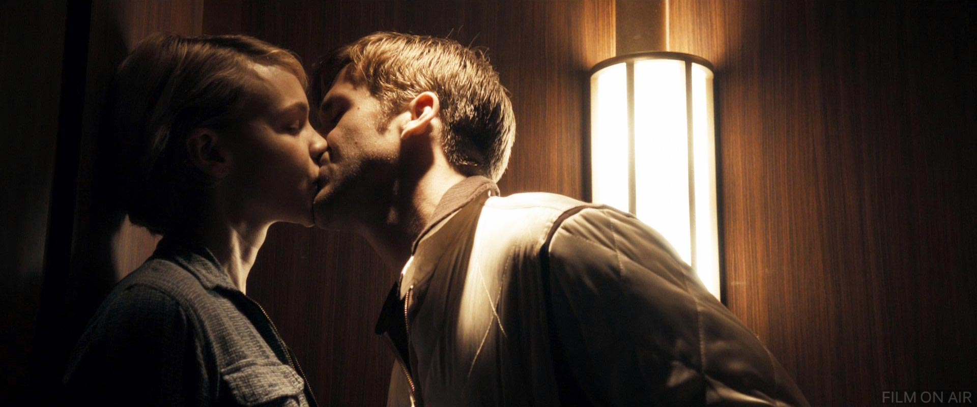 Gosling And Mulligan Kiss
 in Drive in Drive