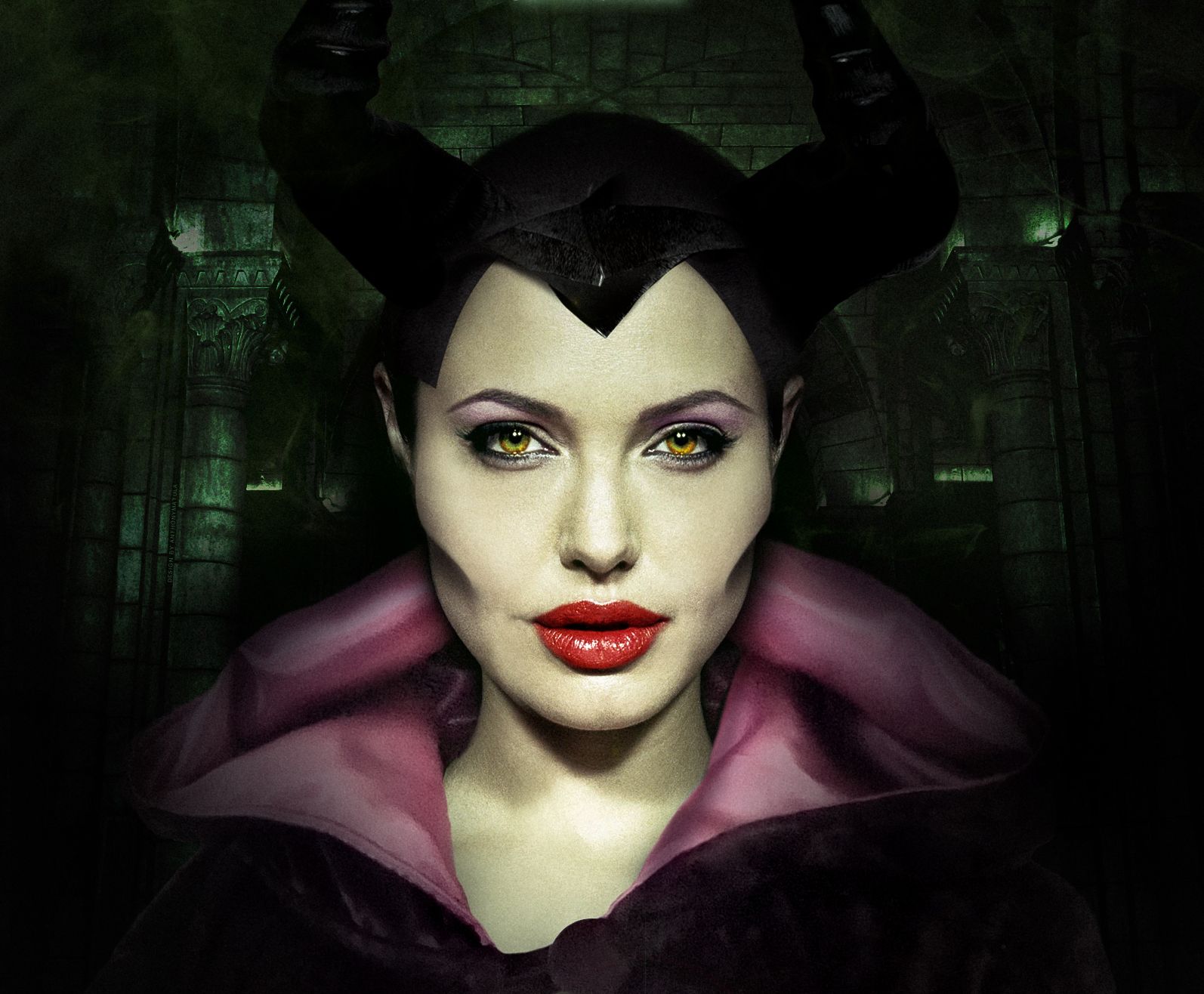 Angelina&#039;s weird cheeks in Maleficent poster