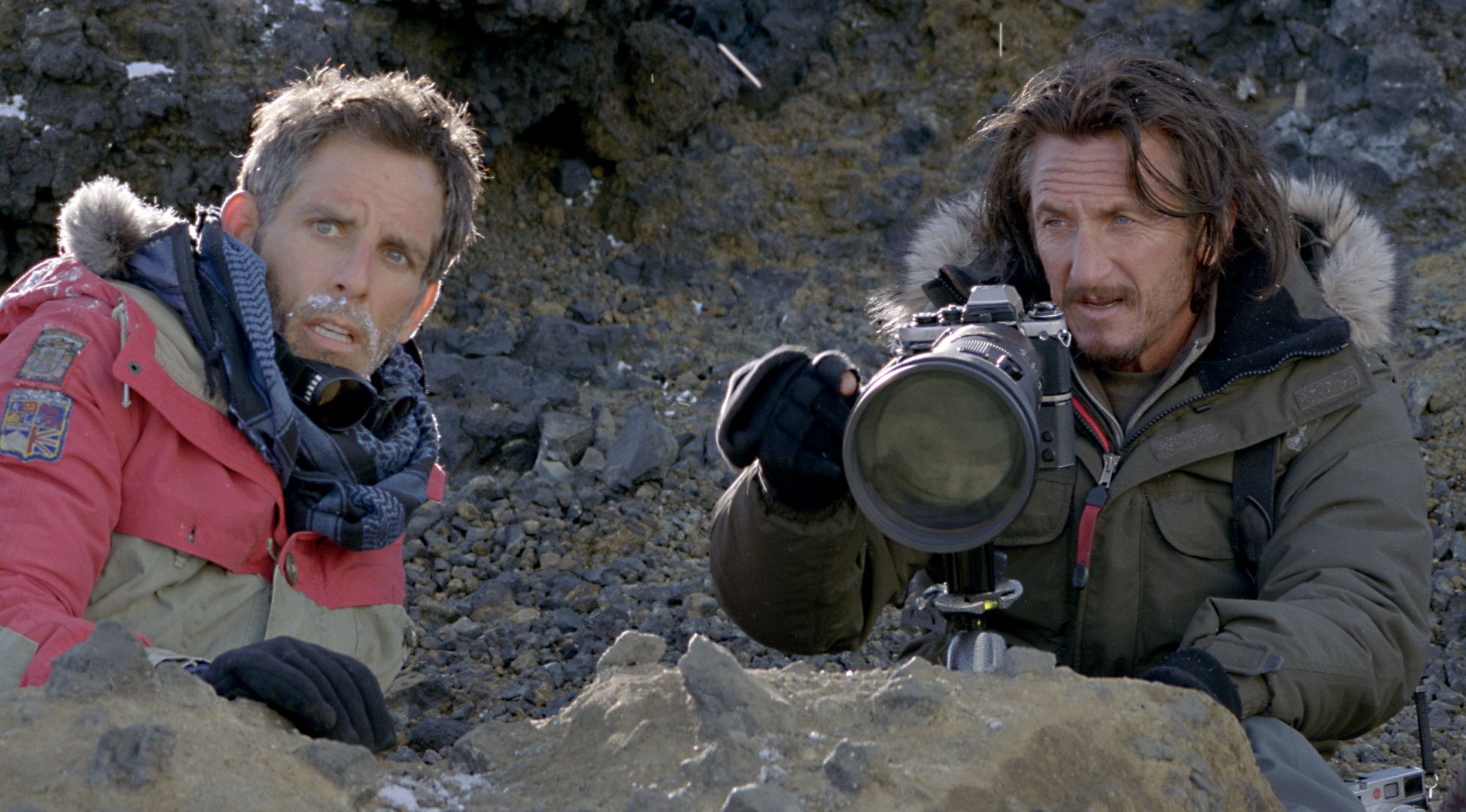 Sean Penn with huge lens