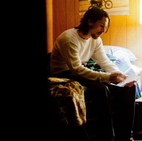 Christian Bale reading letter