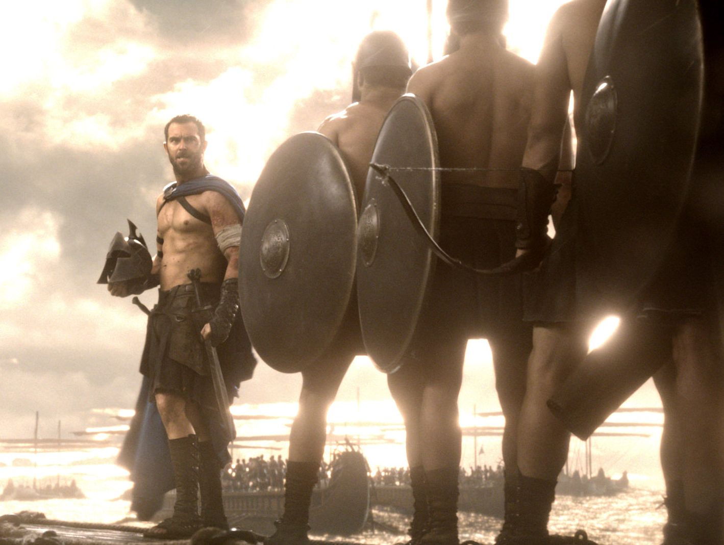Sullivan Stapleton in front of his army on sea