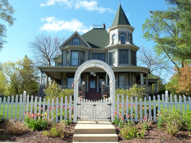 Wake Up at the B&amp;B from Groundhog Day?