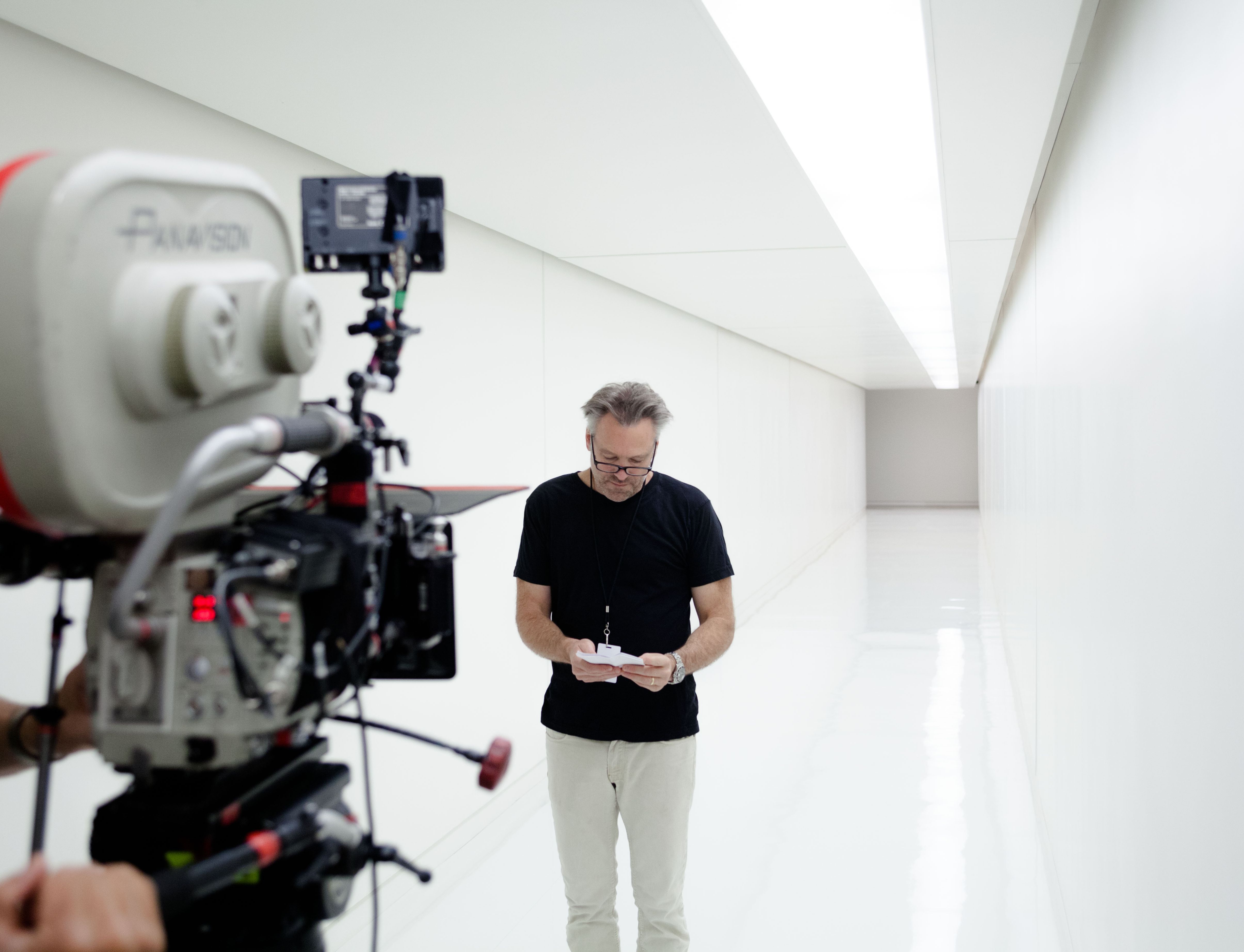 Wally Pfister filming Transcendence