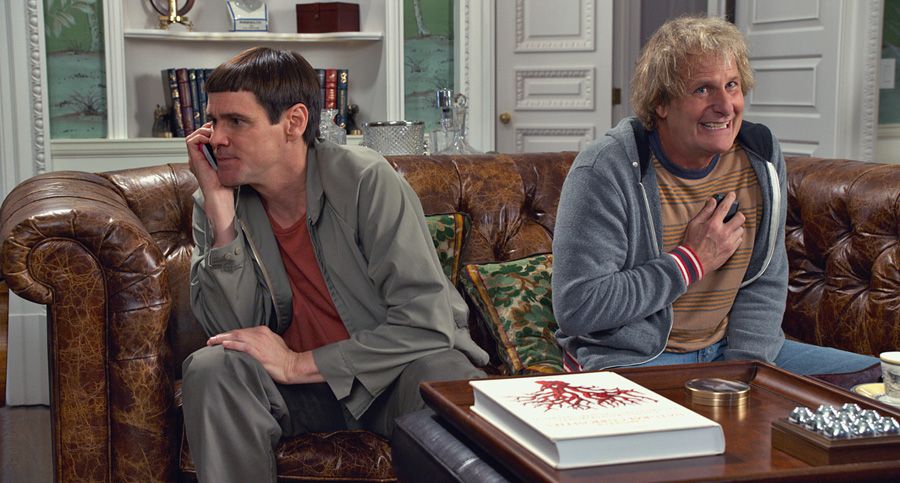 Lloyd takes Harry&#039;s call in Dumb and Dumber To