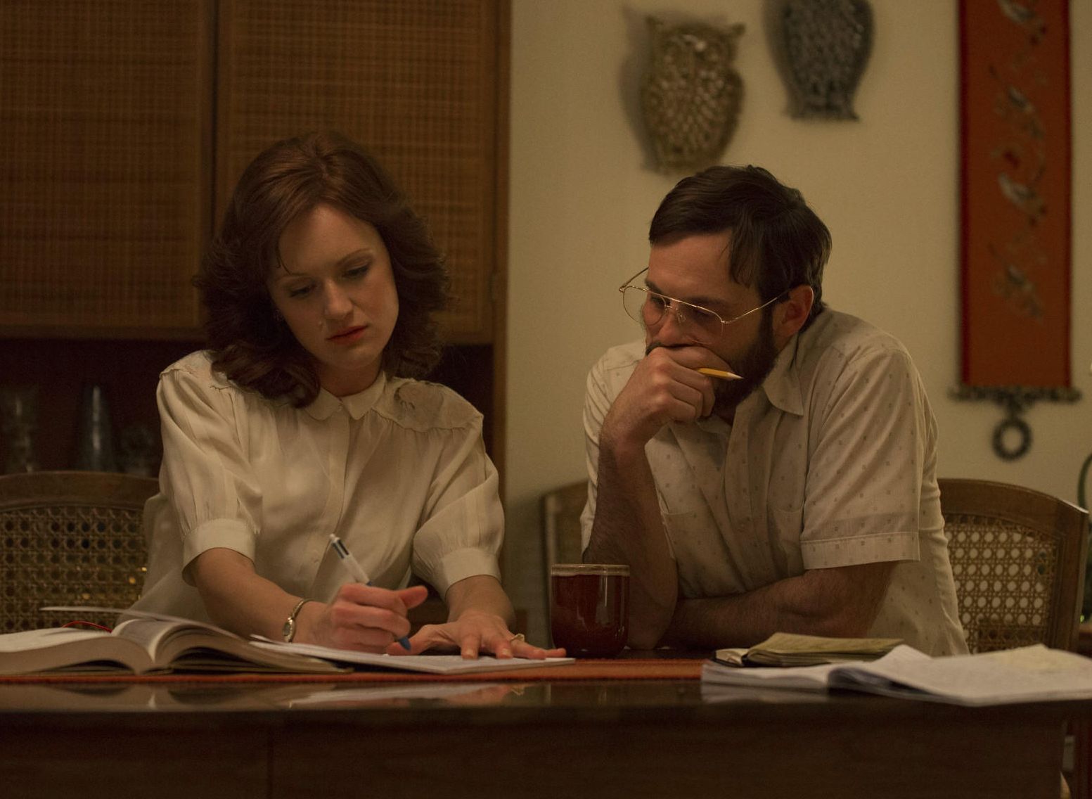 Scoot McNairy and Kerry Bishé in Halt and Catch Fire
