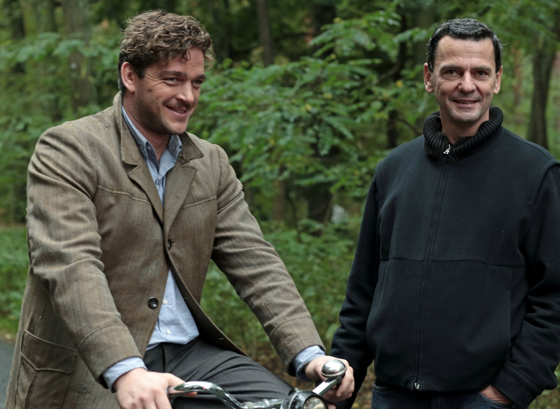 Ronald Zehrfeld and Christian Petzold on the set of Phoenix