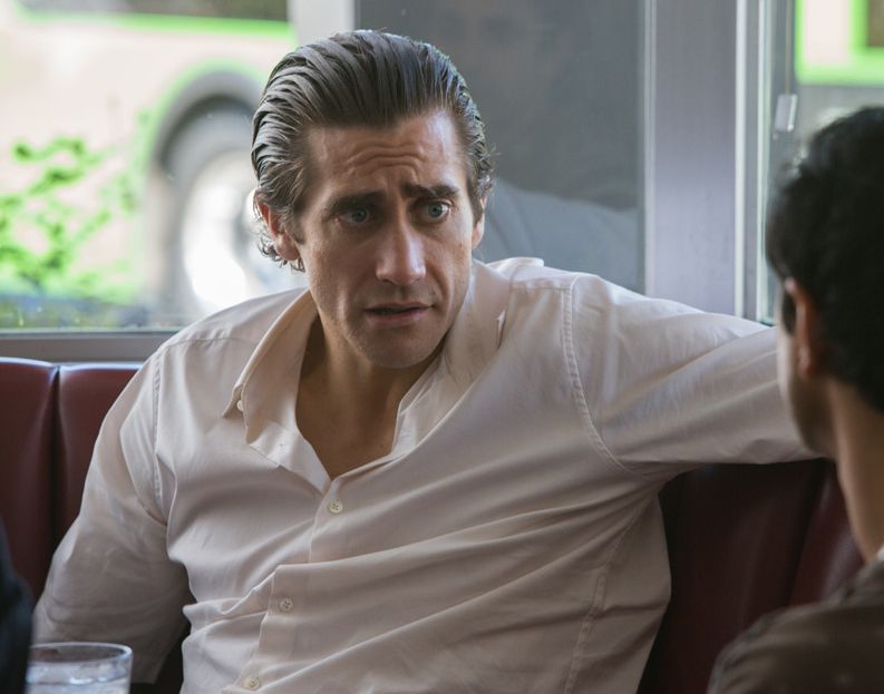 Jake Gyllenhaal's slick hair, 90's look in Nightcrawler