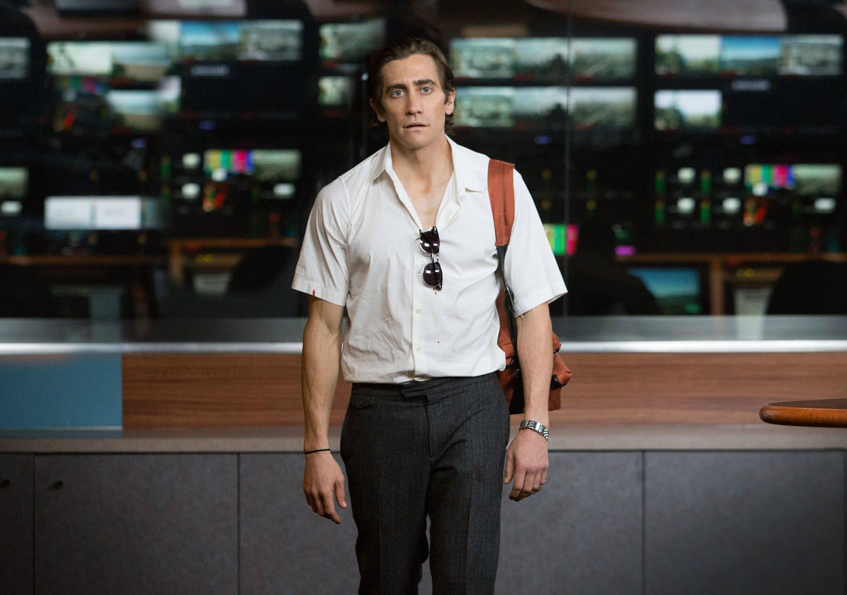 Jake Gyllenhaal distraught in the TV studio, Nightcrawler