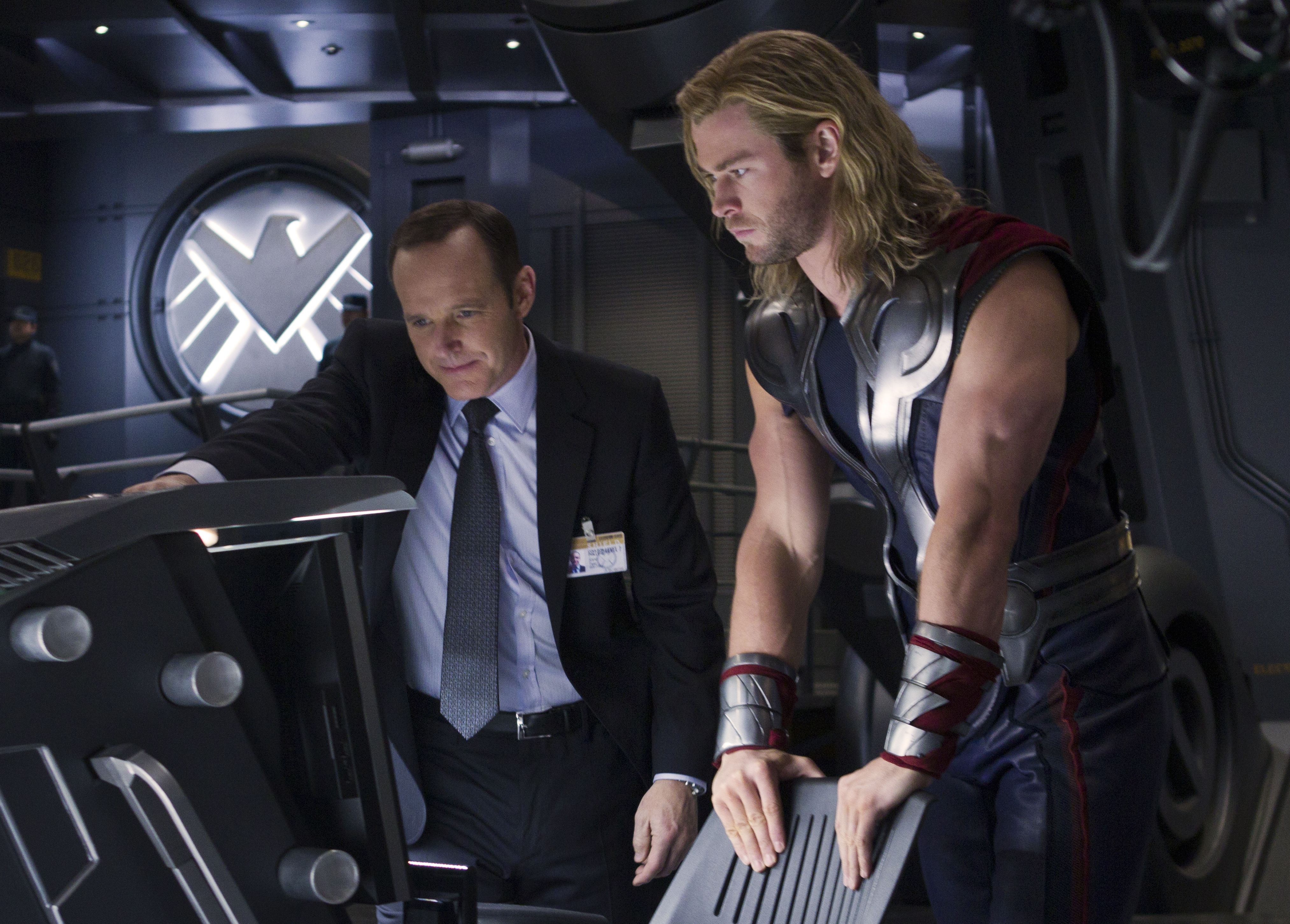 Clark Gregg and Chris Hemsworth on the set of The Avengers