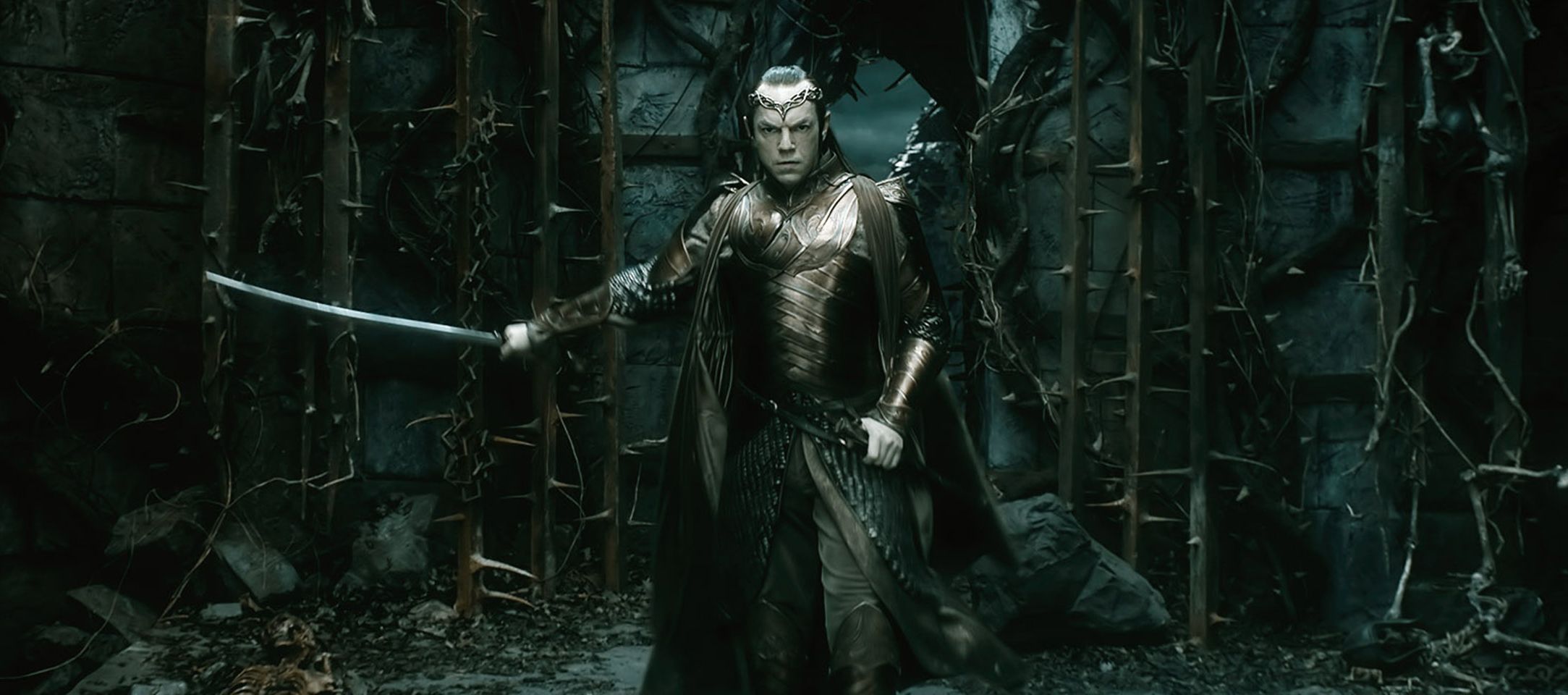 Elrond with sword, ready to fight