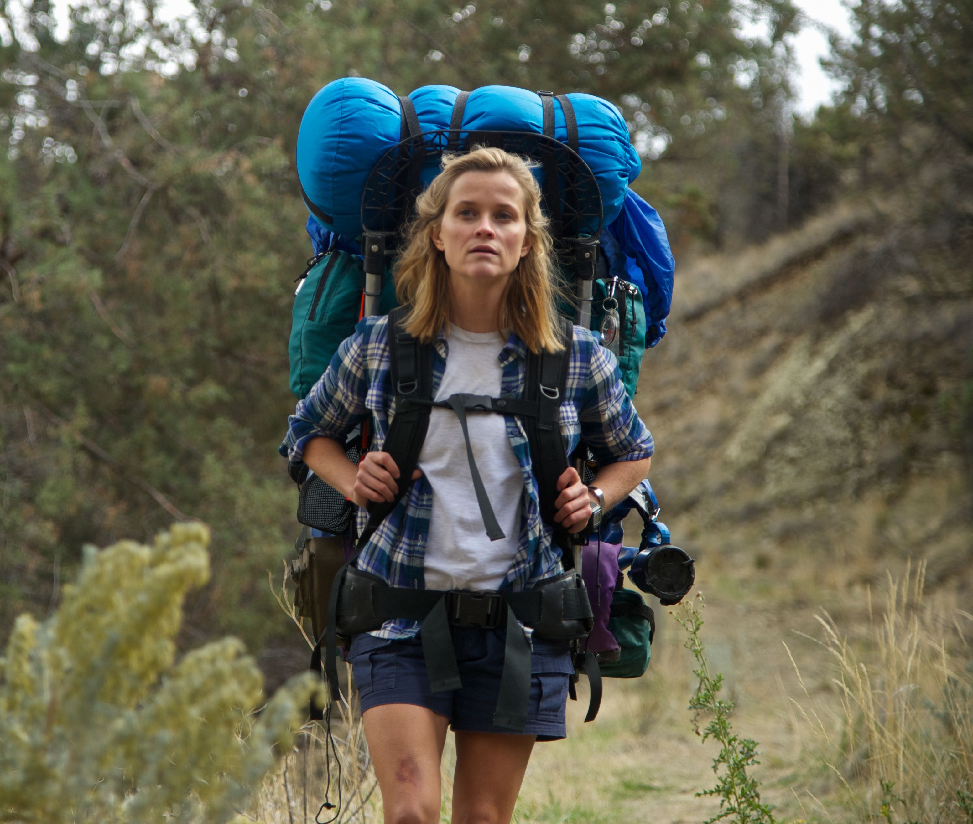 Reese Witherspoon hikes 1,100 miles with her huge backpack i