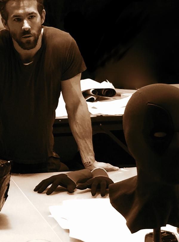 Ryan Reynolds Gives Us a Glimpse at the Deadpool Costume