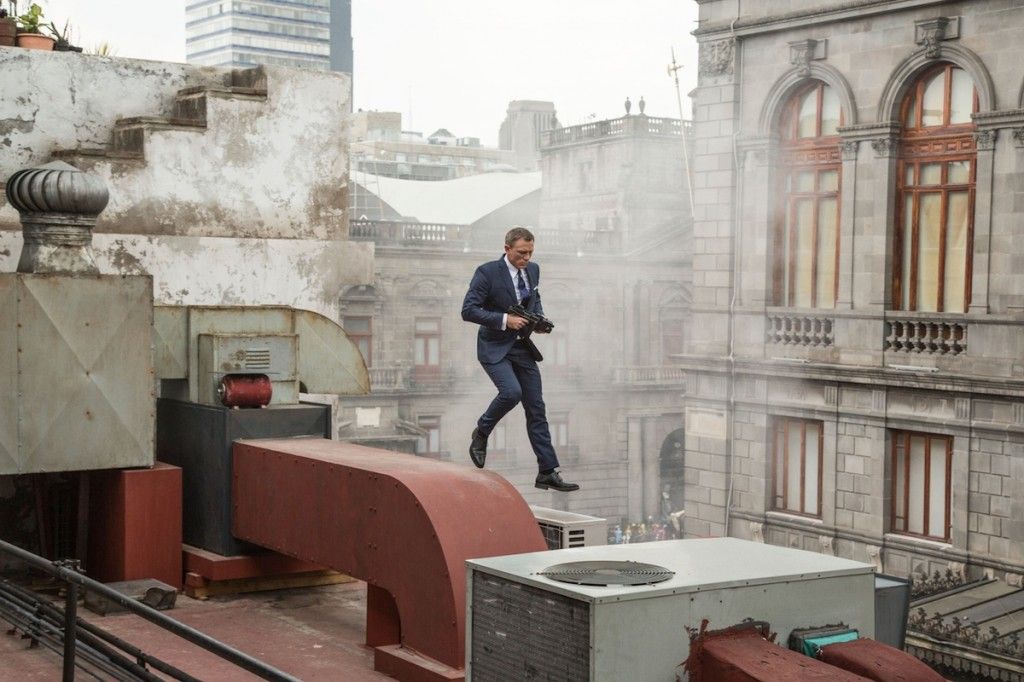 Bond On The Run, On The Rooftop