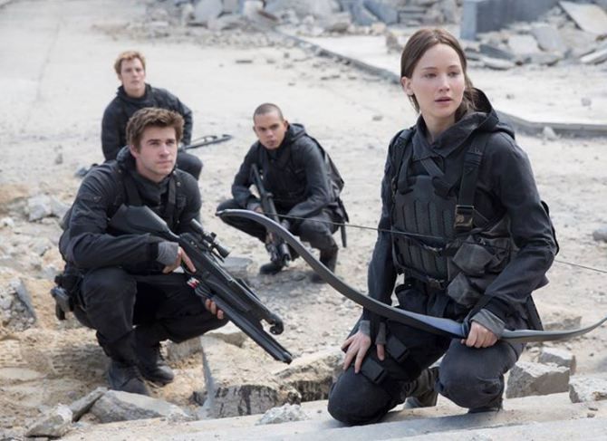 First Look at Jennifer Lawrence in ‘The Hunger Games: Mock