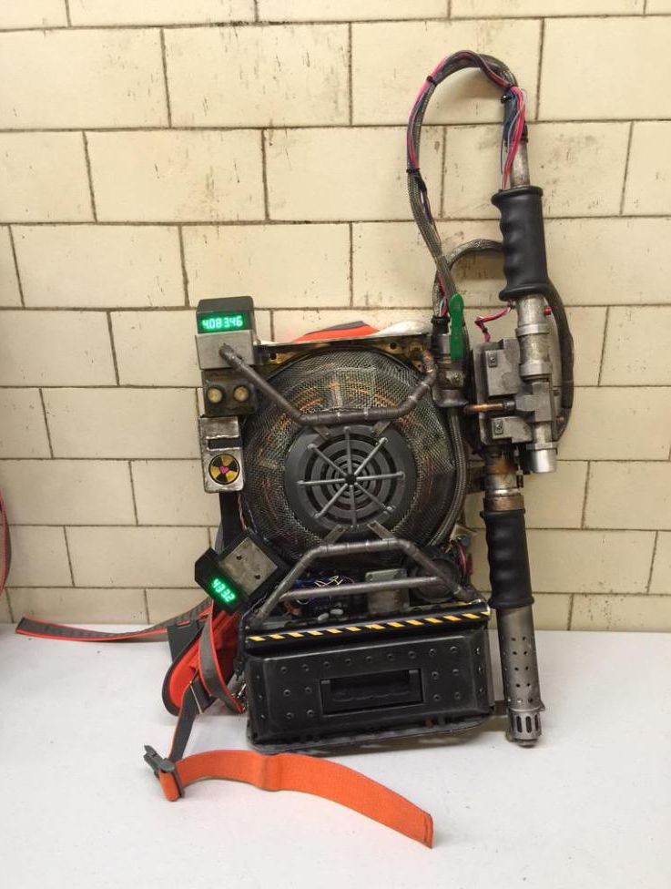 Paul Feig Shows Off the &#039;Ghostbusters&#039; Proton Pack