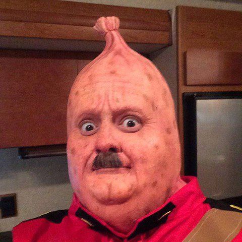First Look at Kevin Smith as &#039;Yoga Hosers&#039; Villain The Bratz