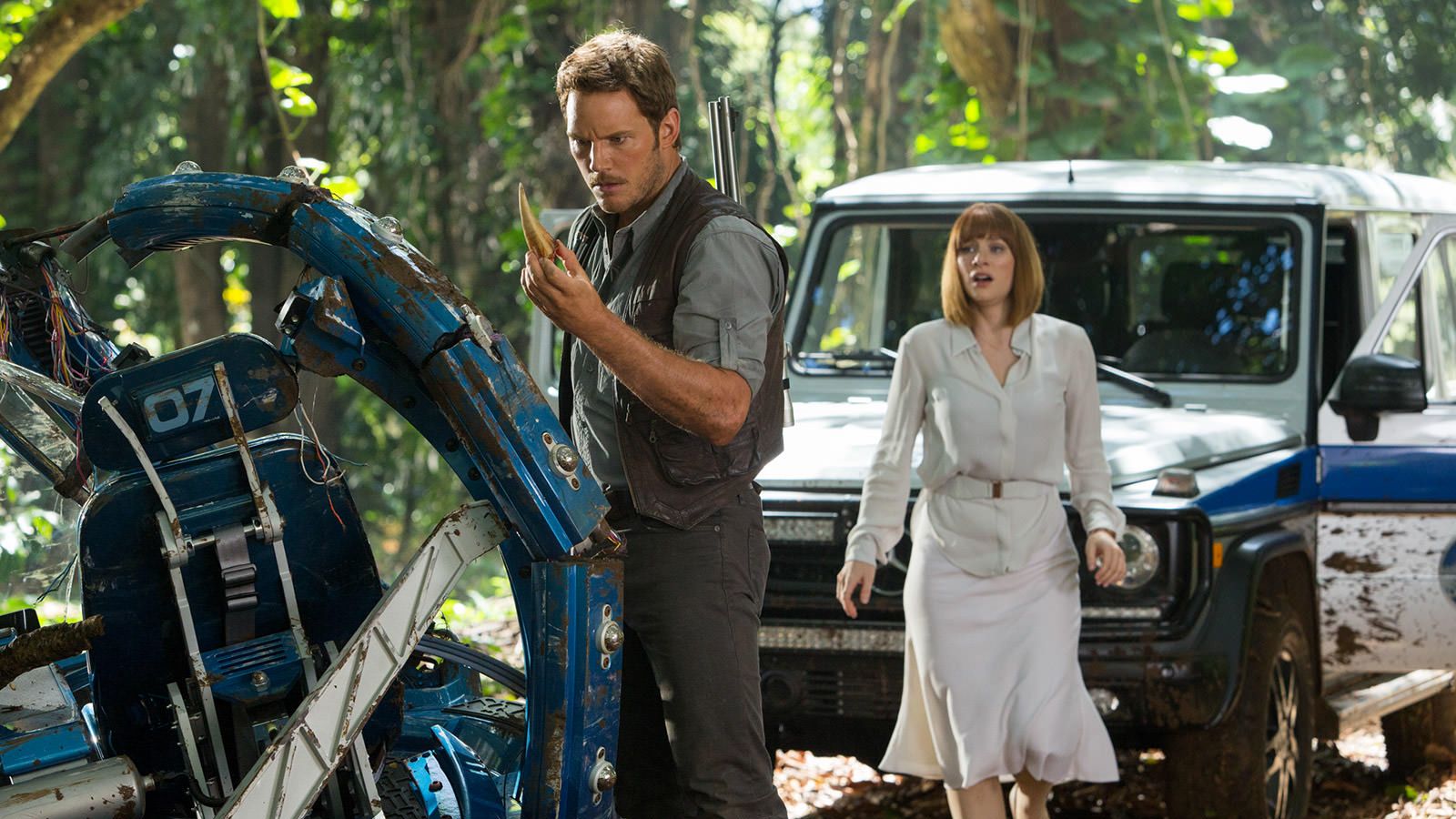 'Jurassic World' Finishes Top of Weekend Box Office for Four