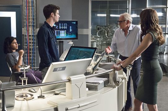 Cisco, Barry, Dr. Stein, Caitlin at Star Labs