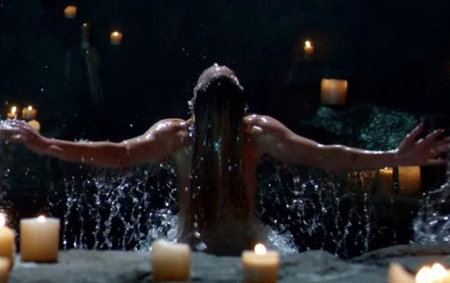 Sara Lance being resurrected in Lazarus Pit