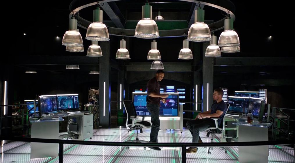 John Diggle & Oliver Queen in new Arrow lair, photo credit @