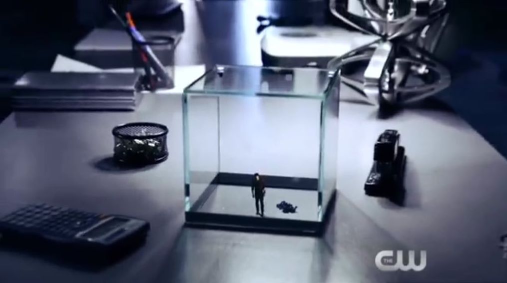 Ray Palmer held captive by Damian Darhk