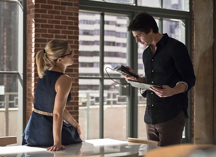 Felicity Smoak & Ray Palmer working together again