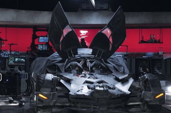 New batmobile shot from Batman v Superman