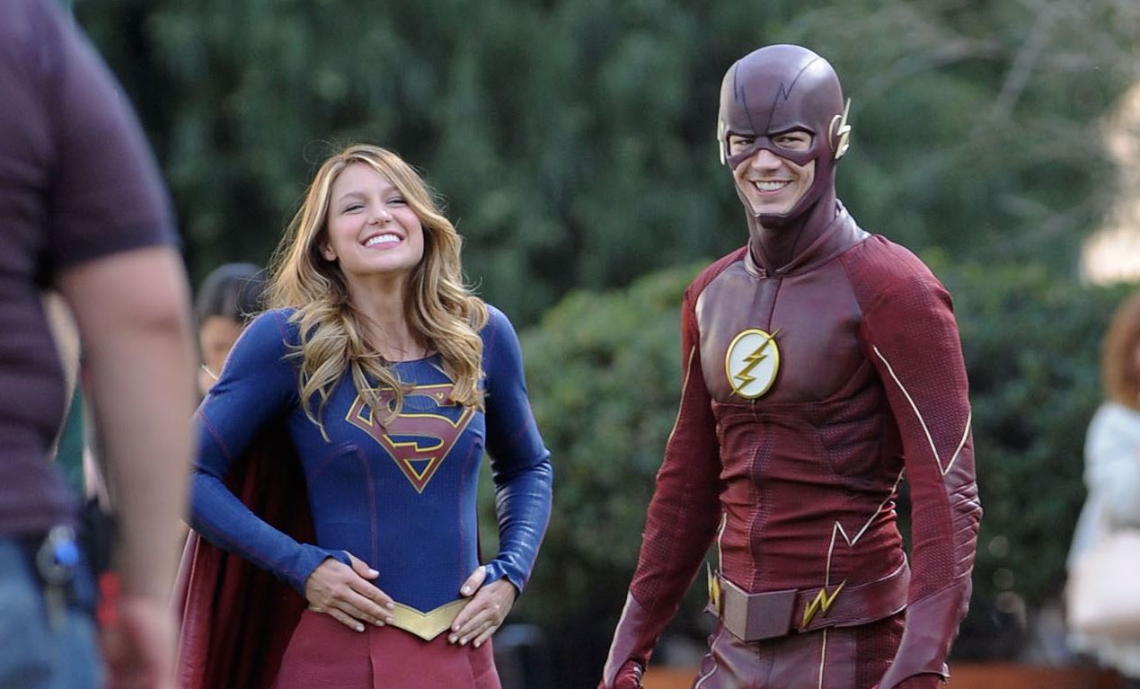 Flash and Supergirl on set