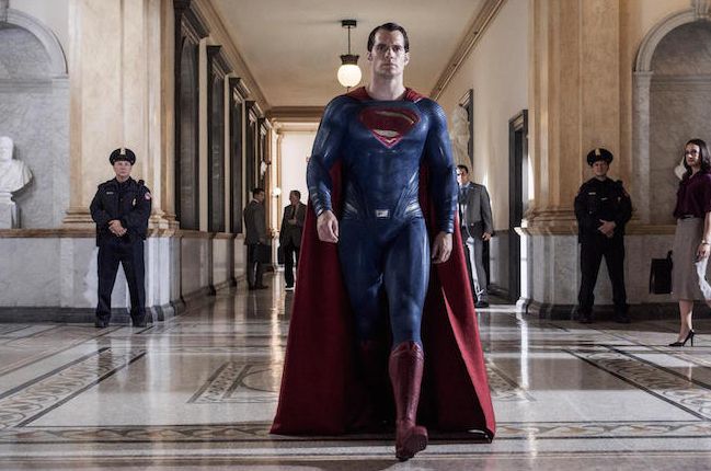 Henry Cavill Shares new Superman image
