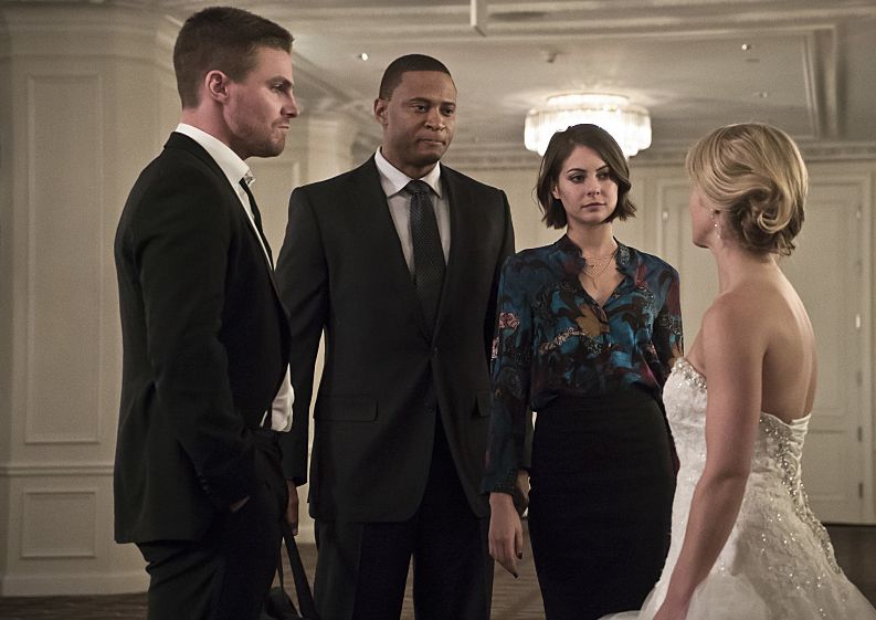 Oliver, John Diggle, Thea, Felicity on "wedding day"