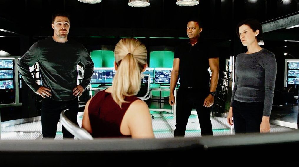 Original Team Arrow + Lyla in lair