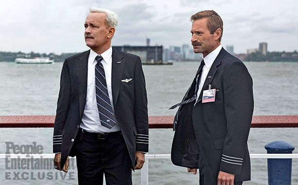 First look photo of Tom Hanks and Aaron Eckhart in &quot;Sully&quot;