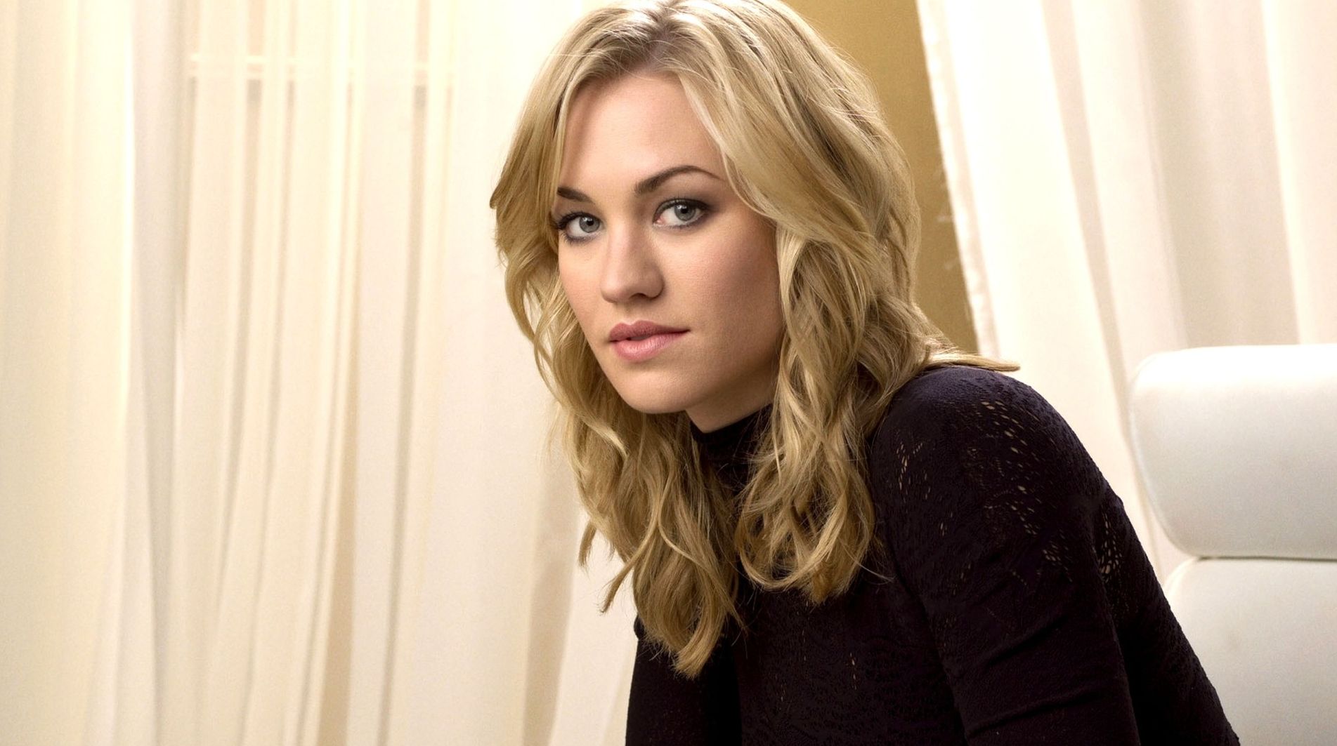 Yvonne Strahovski