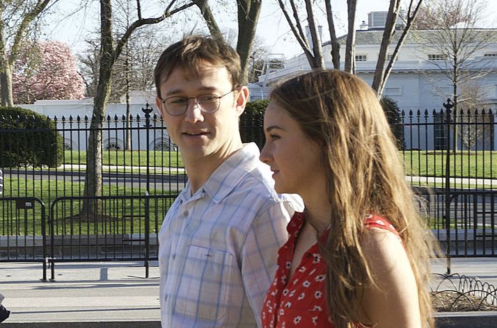 Joseph Gordon-Levitt and Shailene Woodley in "Snowden"