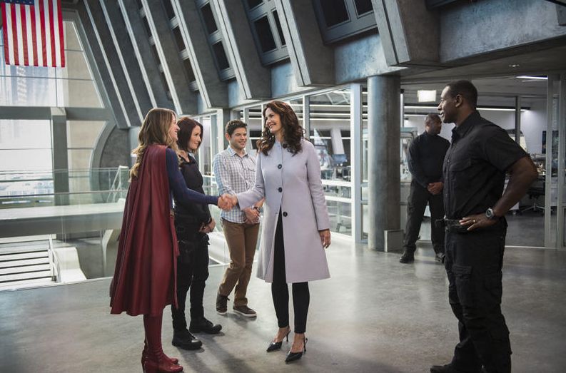 First look at Lynda Carter as the President in &#039;Supergirl&#039;