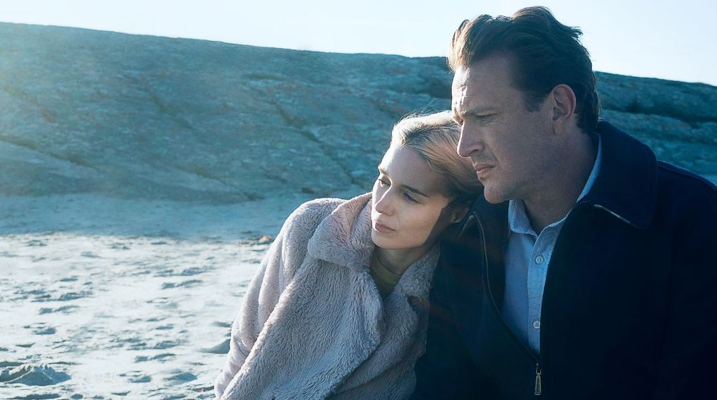 Rooney Mara and Jason Segel in "The Discovery"