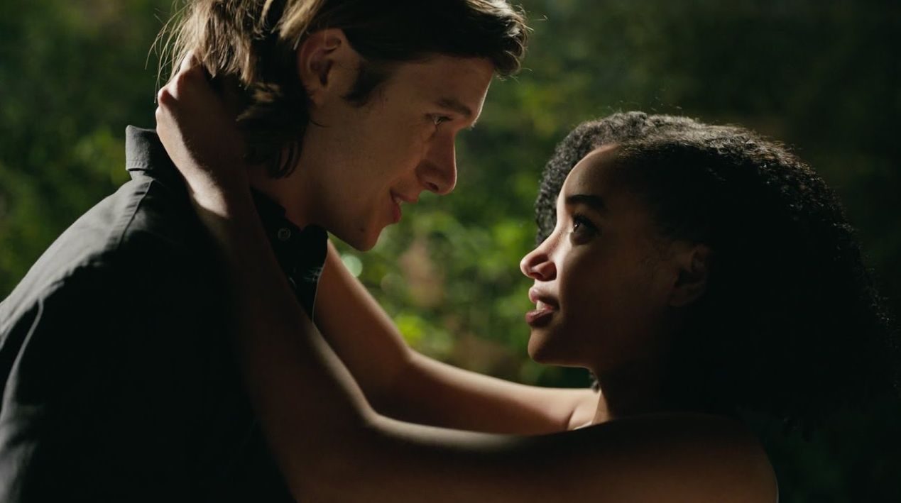 Nick Robinson and Amandla Stenberg in "Everything, Everything."