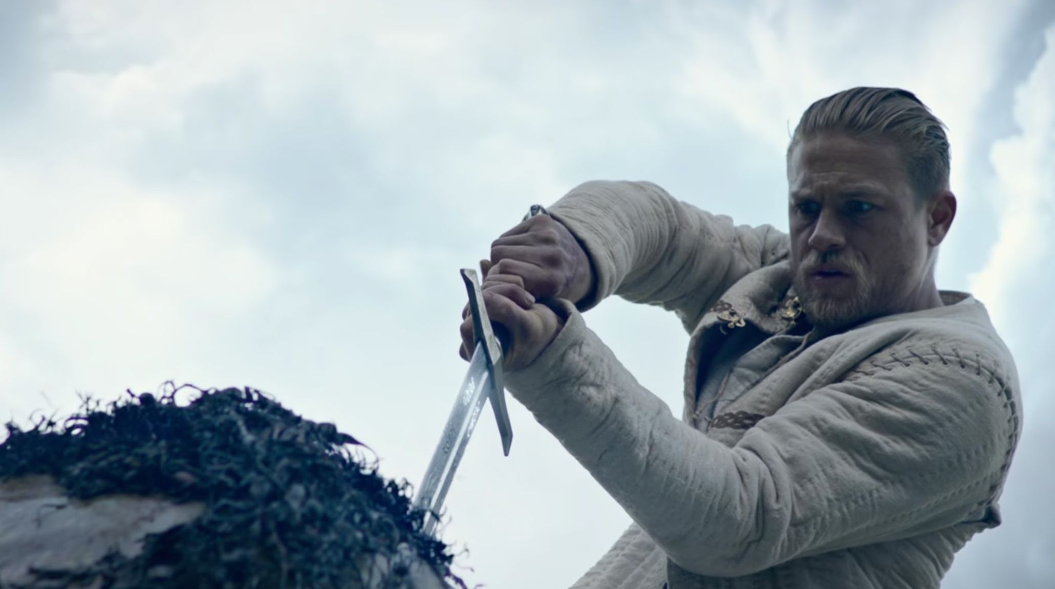 Charlie Hunnam in "King Arthur: Legend of the Sword"