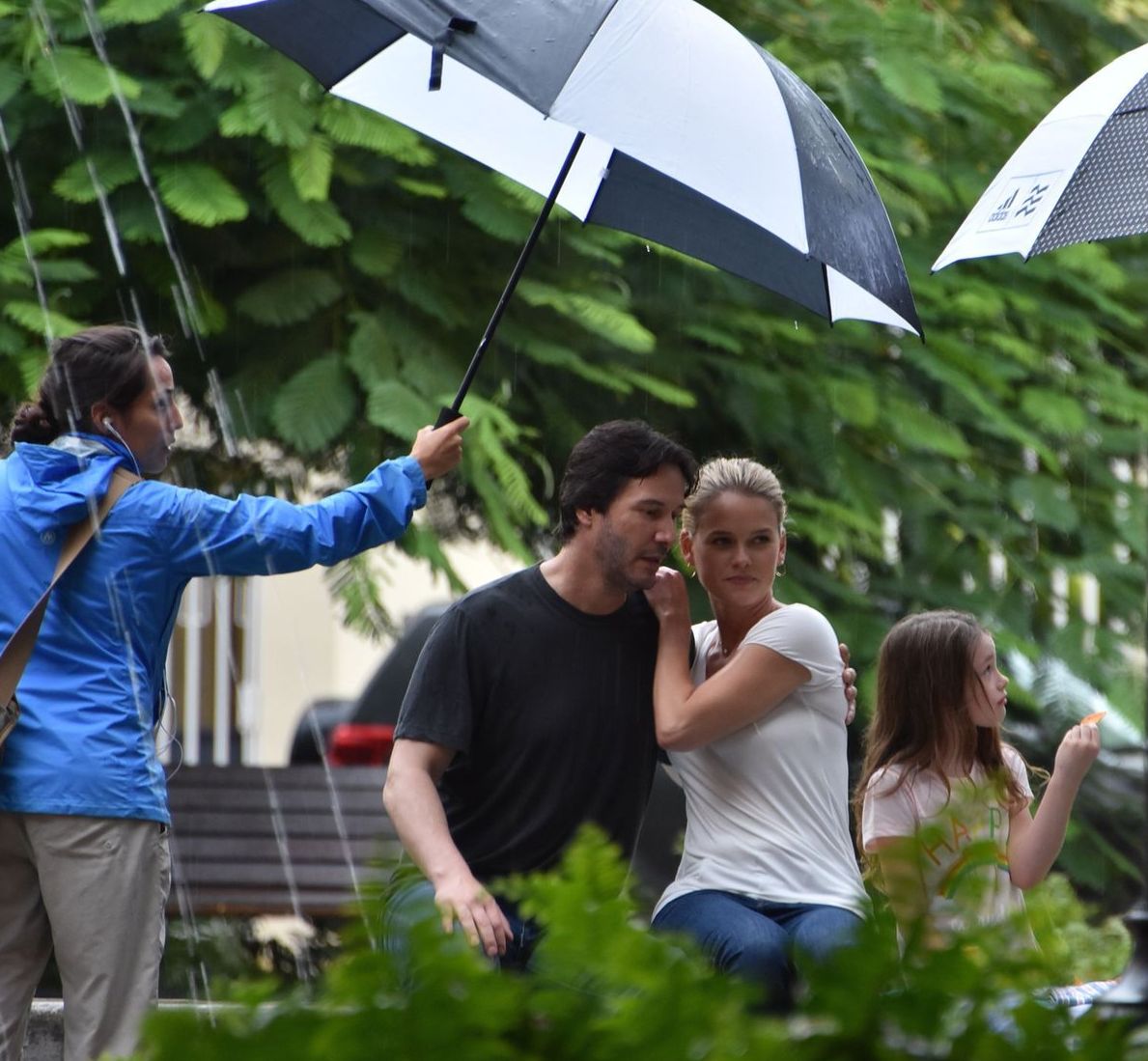 On the set of Replicas - Keanu Reeves and Alice Eve