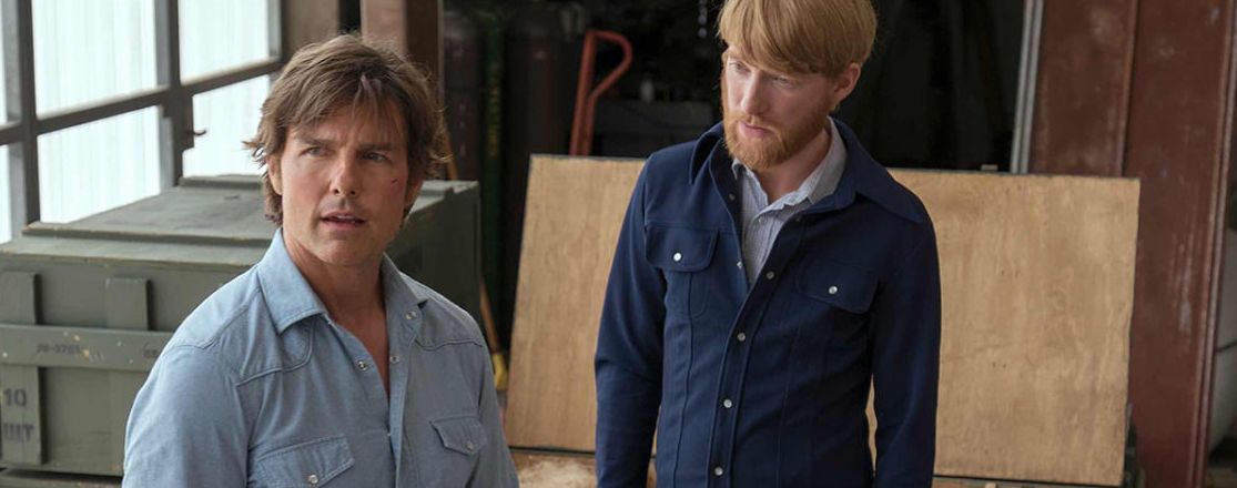 Tom Cruise and Domhnall Gleeson in "American Made"