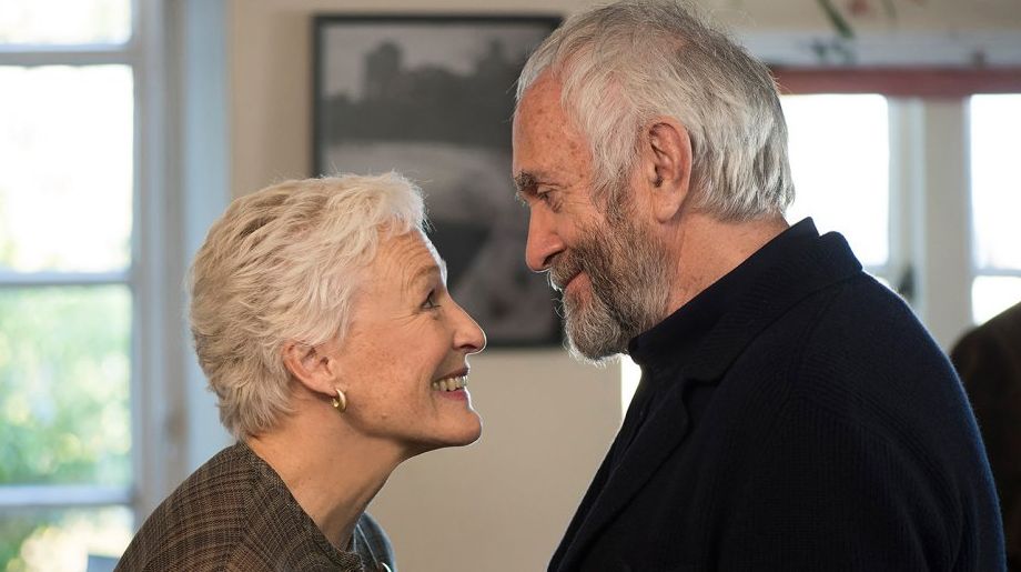 Glenn Close and Jonathan Pryce