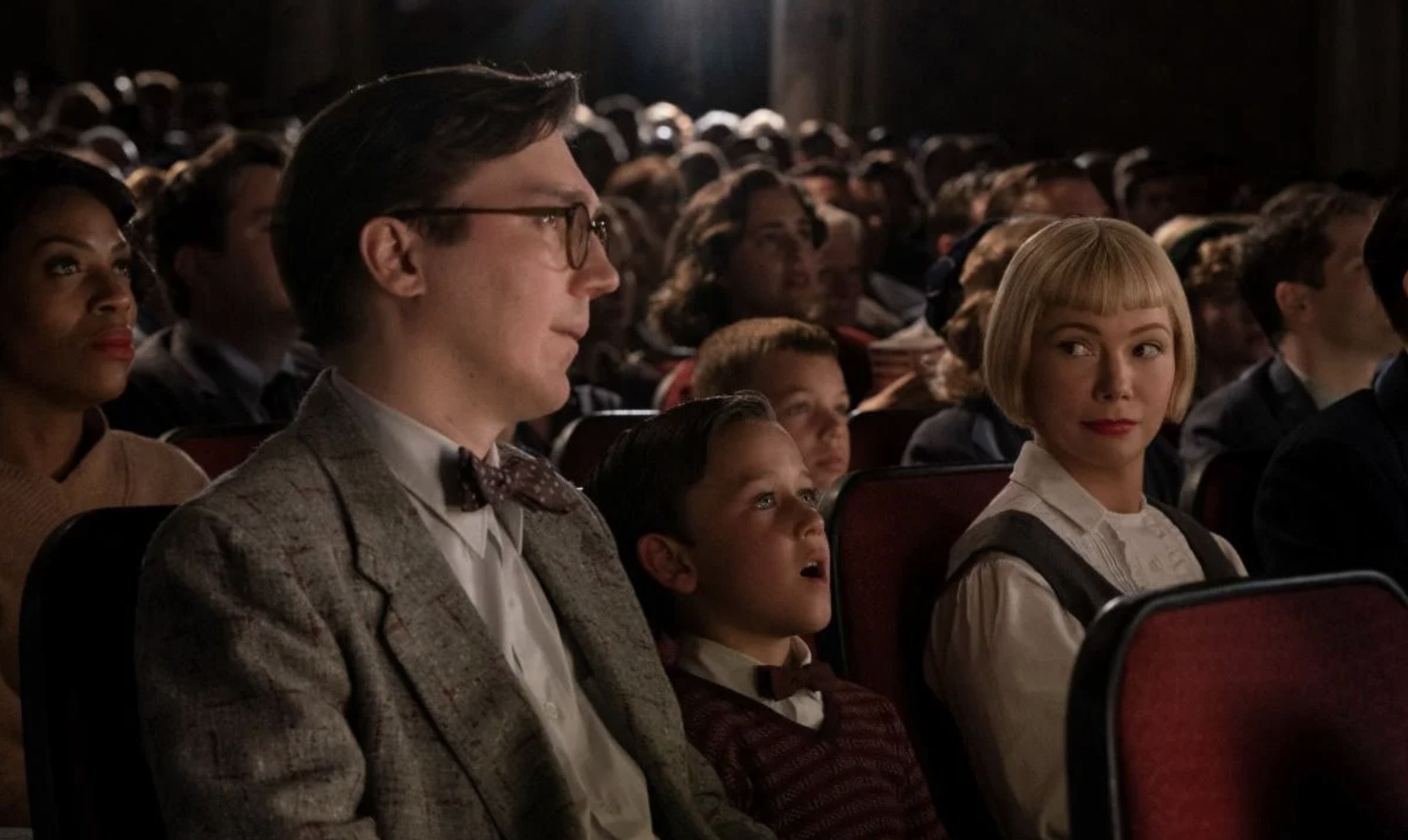 Paul Dano, Mateo Zoryon Francis-DeFord and Michelle Williams in 'The Fabelmans' (2022)