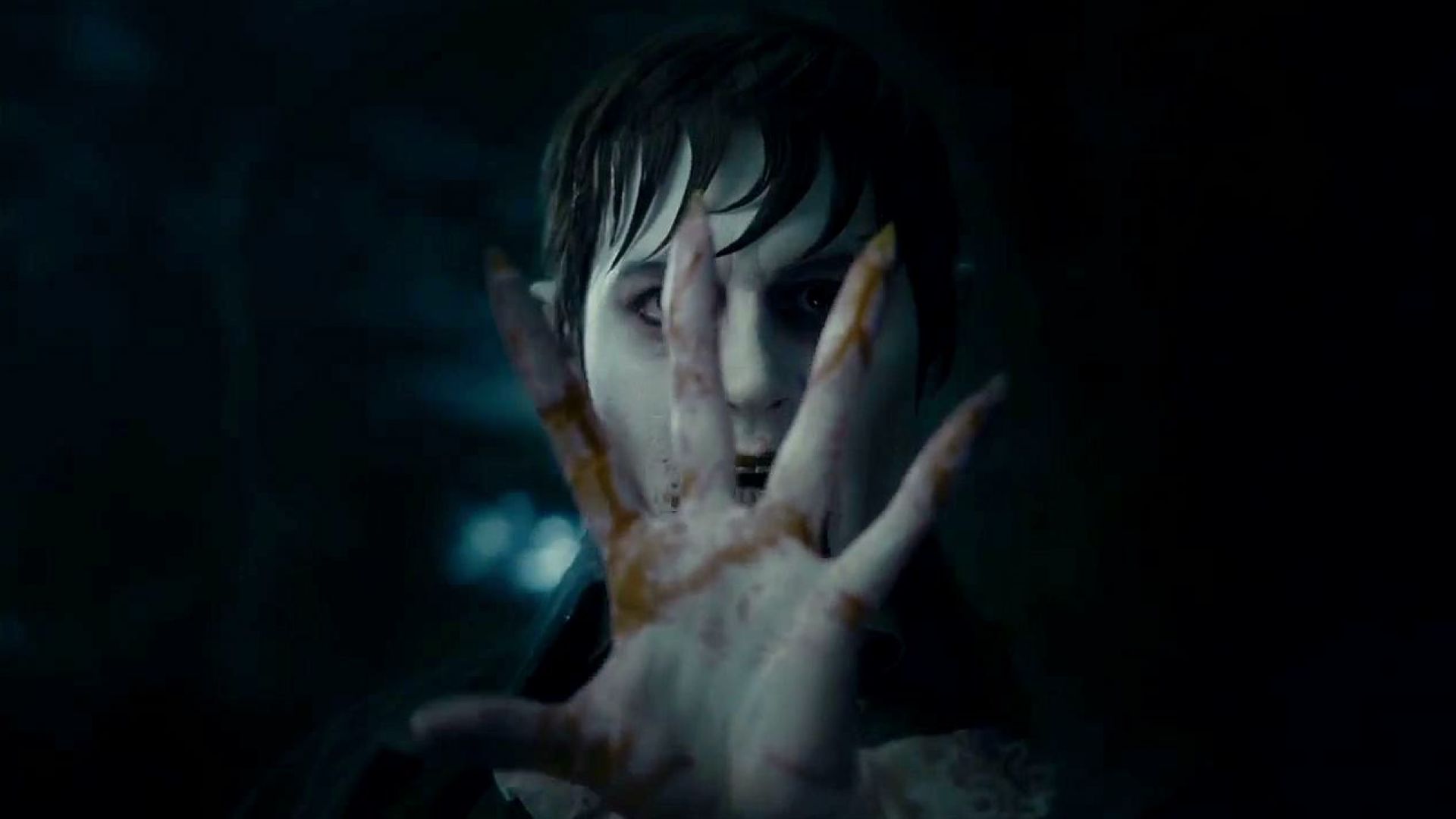 Johnny Depp hypnotizes Jackie Earle Haley in Dark Shadows