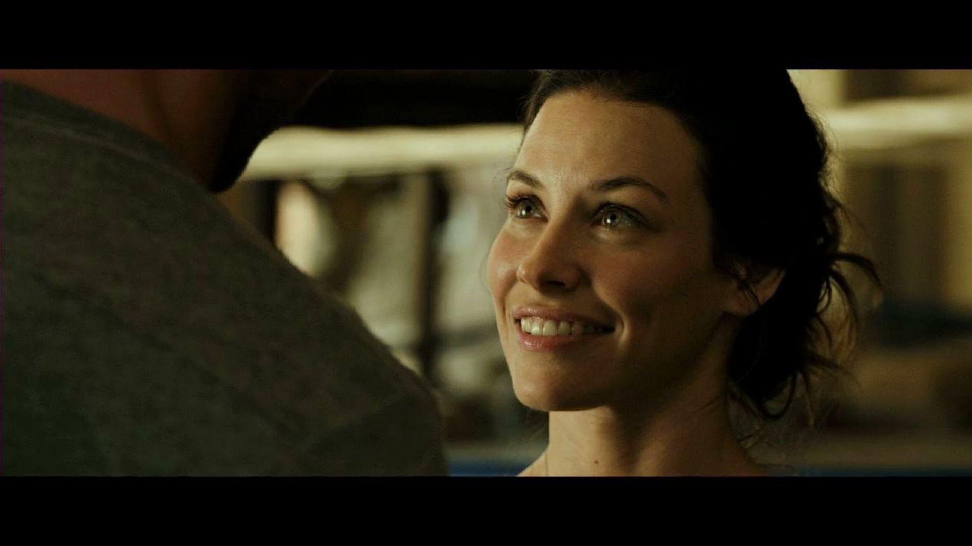 Evangeline Lilly and Hugh Jackman talk about money in Real Steel