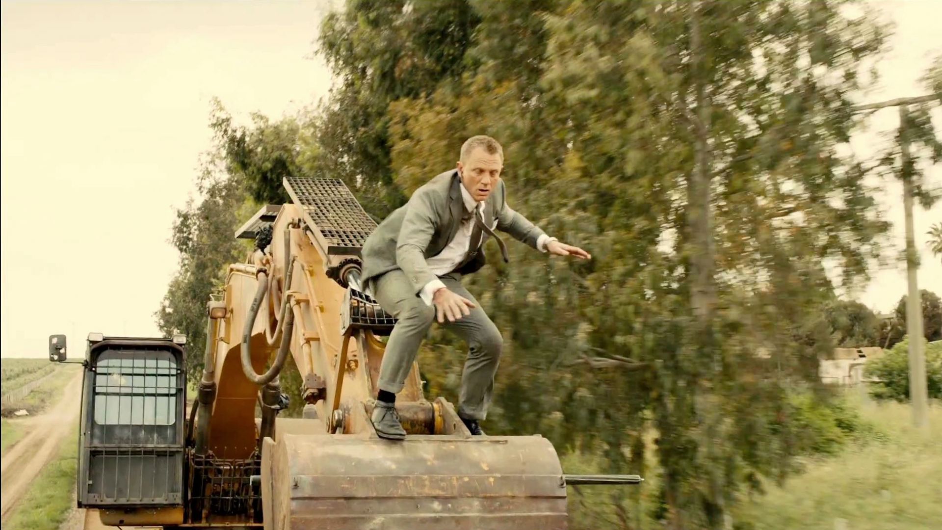 Bond uses excavator to get into train in Skyfall